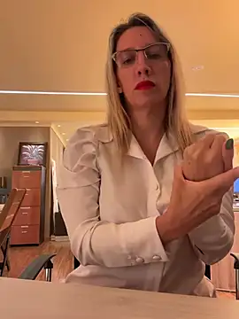 Gatitacarlita online show from February 2025 08:05:01 PM