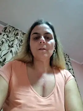 Snapshot of IsabelleCraft chatting on March 2025 07:11:02 PM IsabelleCraft online show from March 2025 07:11:02 PM