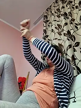 Snapshot of IsabelleCraft chatting on March 2025 07:03:01 AM IsabelleCraft online show from March 2025 07:03:01 AM