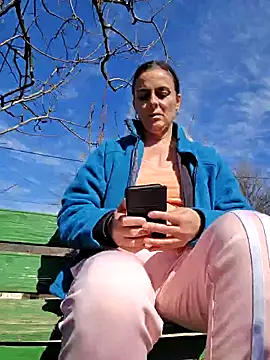 Snapshot of IsabelleCraft chatting on March 2025 10:35:02 AM IsabelleCraft online show from March 2025 10:35:02 AM