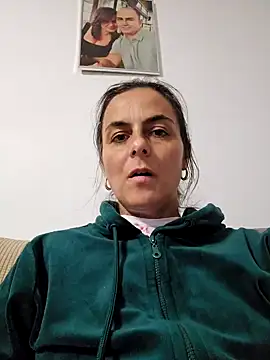 Snapshot of IsabelleCraft chatting on March 2025 04:22:01 PM IsabelleCraft online show from March 2025 04:22:01 PM