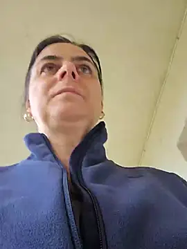 Snapshot of IsabelleCraft chatting on November 2025 11:20:01 AM IsabelleCraft online show from November 2025 11:20:01 AM