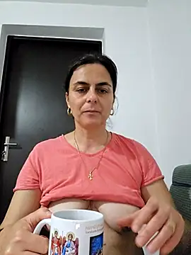 Snapshot of IsabelleCraft chatting on December 2025 02:12:02 PM IsabelleCraft online show from December 2025 02:12:02 PM