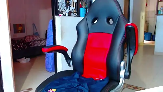 Snapshot of Lion_Grrr chatting on October 2025 07:42:02 PM Lion Grrr online show from October 2025 07:42:02 PM