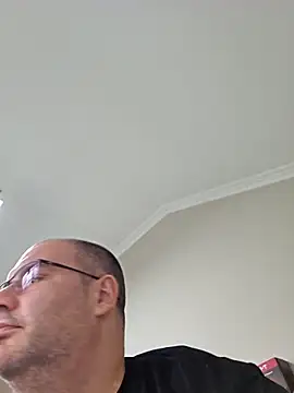 Andrew1900529 online show from November 2025 08:27:01 AM