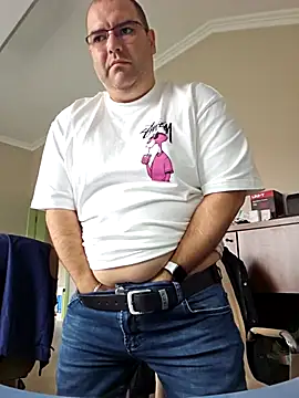 Andrew1900529 online show from December 2025 09:29:02 AM