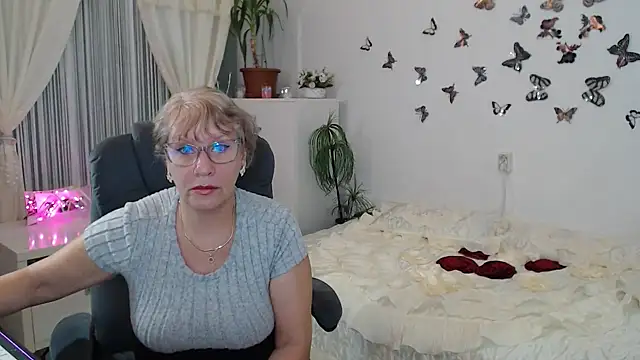 Ghertrude52 online show from October 2025 03:28:02 AM