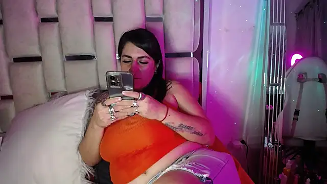 chelaqueen  online show from March 2025 04:49:02 AM