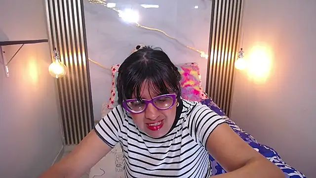 Snapshot of ZaidaWet chatting on October 2025 04:48:02 PM ZaidaWet online show from October 2025 04:48:02 PM