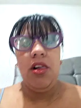 Snapshot of ZaidaWet chatting on October 2025 12:27:02 PM ZaidaWet online show from October 2025 12:27:02 PM