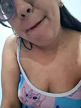 Snapshot of ZaidaWet chatting on October 2025 12:01:02 PM ZaidaWet online show from October 2025 12:01:02 PM