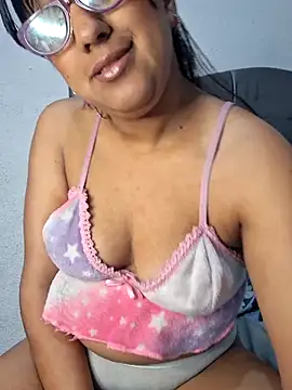 Snapshot of ZaidaWet chatting on December 2025 12:43:02 PM ZaidaWet online show from December 2025 12:43:02 PM