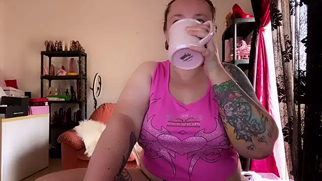 kisicaxx online show from May 2026 10:00:01 AM