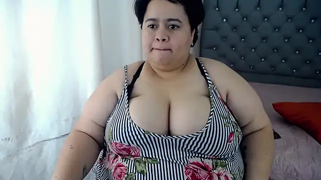 hotlesby4uxxx online show from December 2024 07:53:02 PM