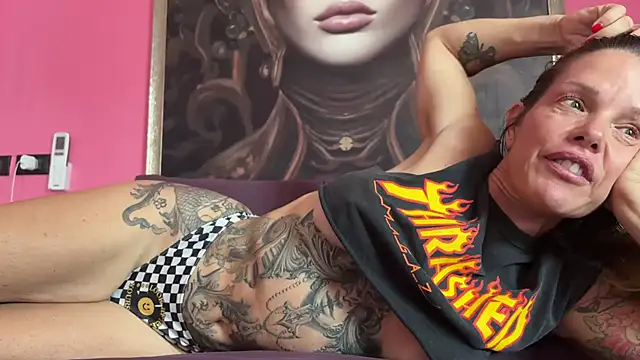 mommyselenafit  online show from September 2025 01:22:01 AM