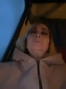 Irina2909xh online show from January 2025 03:03:01 PM