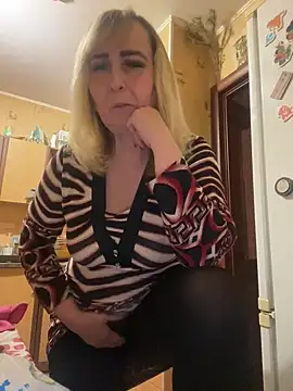 Irina2909xh online show from January 2025 06:48:01 PM