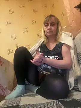 Irina2909xh online show from February 2025 09:10:01 PM