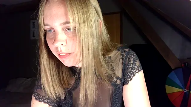 MissGirly online show from September 2025 06:40:01 PM