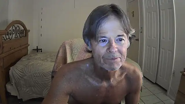 Snapshot of nakeedcowboi65 chatting on April 2026 10:18:01 AM nakeedcowboi65 online show from April 2026 10:18:01 AM
