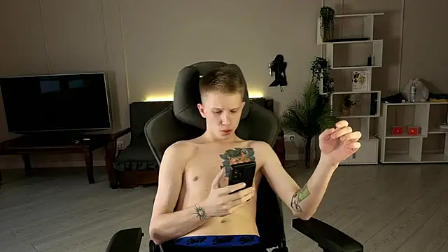 arlekincrop online show from September 2025 01:34:02 PM