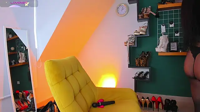 Ashley leon  online show from February 2026 01:29:02 PM