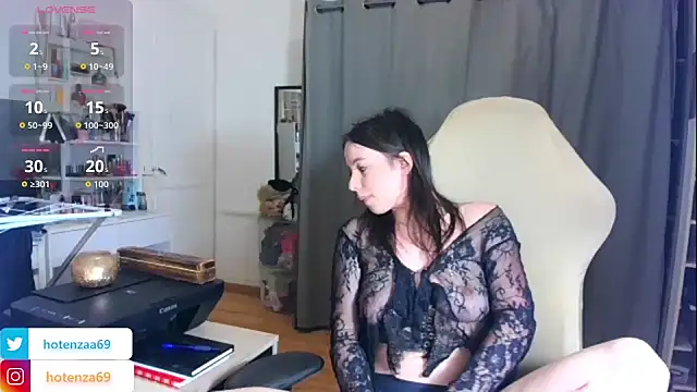 Hotenza69 online show from November 2025 05:24:01 PM