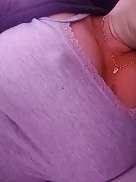 Snapshot of Mariana_444 chatting on December 2024 09:22:01 PM Mariana 444 online show from December 2024 09:22:01 PM