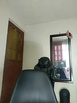 Snapshot of Mariana_444 chatting on February 2025 01:57:01 PM Mariana 444 online show from February 2025 01:57:01 PM