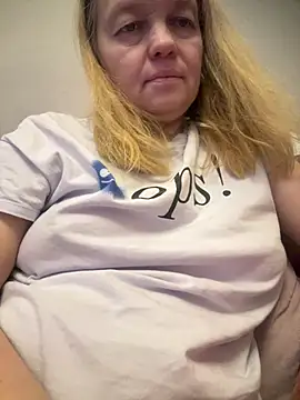 Susanel online show from January 2025 01:42:02 PM