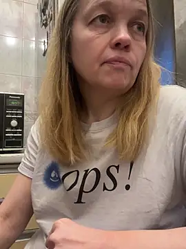 Susanel online show from January 2025 01:47:01 PM