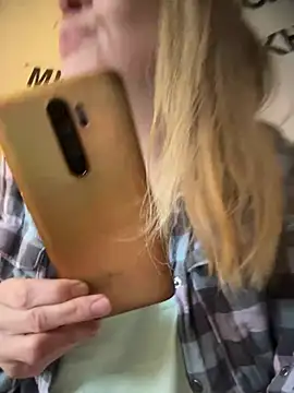 Susanel online show from February 2025 10:04:01 AM