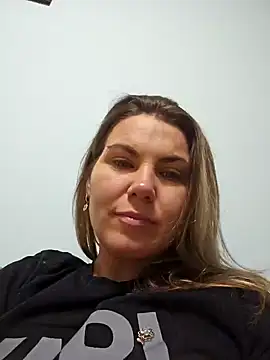 Snapshot of FeliciaKrige chatting on March 2025 02:51:01 AM FeliciaKrige online show from March 2025 02:51:01 AM