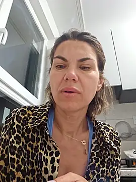Snapshot of FeliciaKrige chatting on April 2026 11:33:02 PM FeliciaKrige online show from April 2026 11:33:02 PM