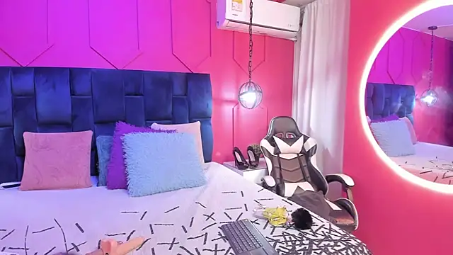 chantall1375 online show from September 2025 11:31:02 AM