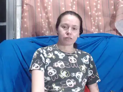 Snapshot of Venusluxodomme chatting on April 2026 03:11:01 AM Venusluxodomme online show from April 2026 03:11:01 AM