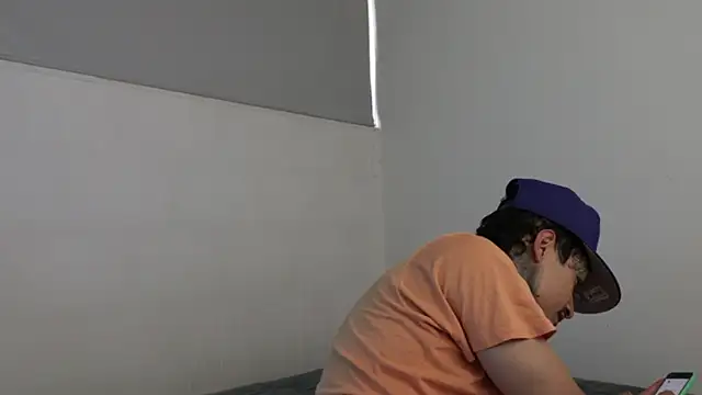 trieone online show from December 2024 09:40:02 PM