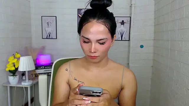 urnaughtydolly69 online show from October 2025 11:18:02 AM