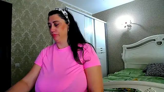 Snapshot of Evelyn_Shy chatting on November 2025 07:29:01 AM Evelyn Shy online show from November 2025 07:29:01 AM