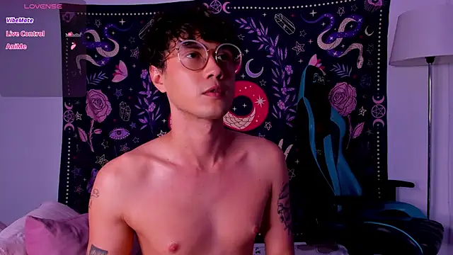 LeaneSeb online show from December 2024 01:54:01 PM