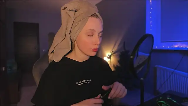 Snapshot of Rachel_Ro chatting on December 2024 05:23:02 AM Rachel Ro online show from December 2024 05:23:02 AM