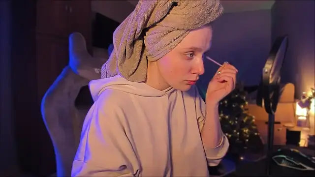 Snapshot of Rachel_Ro chatting on December 2024 03:15:01 PM Rachel Ro online show from December 2024 03:15:01 PM