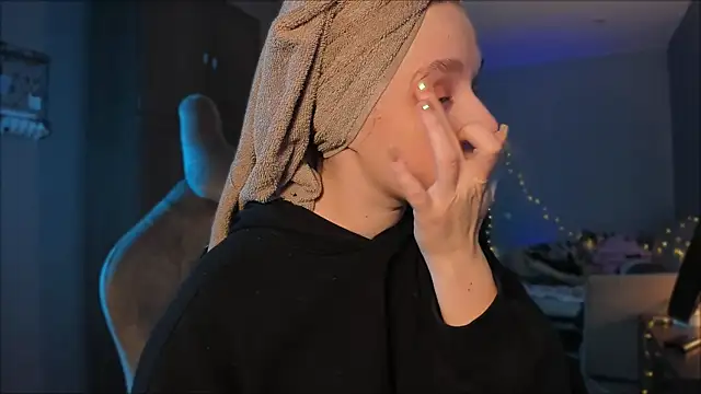 Snapshot of Rachel_Ro chatting on January 2025 06:11:01 AM Rachel Ro online show from January 2025 06:11:01 AM