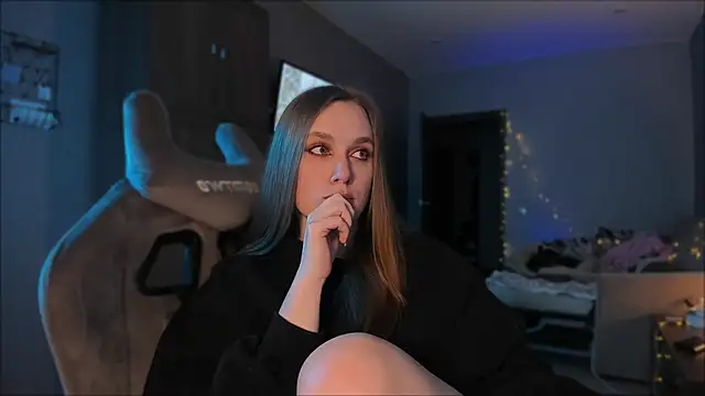 Snapshot of Rachel_Ro chatting on January 2025 12:18:01 PM Rachel Ro online show from January 2025 12:18:01 PM