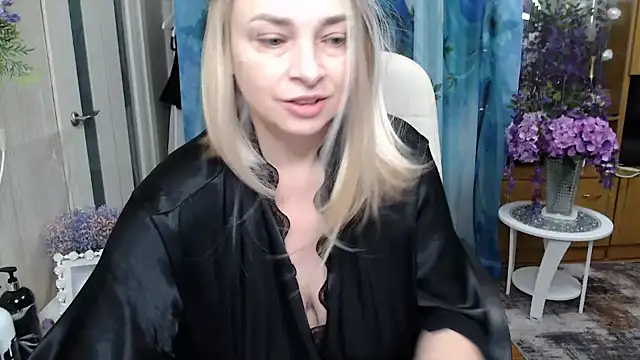 Mika Passion online show from November 2025 09:35:01 AM