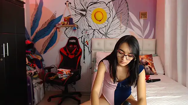 Snapshot of LinzyBaner chatting on December 2024 12:26:02 AM LinzyBaner online show from December 2024 12:26:02 AM