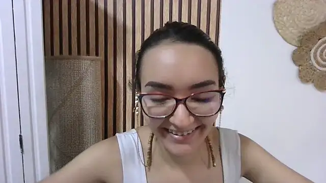 Snapshot of LinzyBaner chatting on February 2025 10:28:02 PM LinzyBaner online show from February 2025 10:28:02 PM