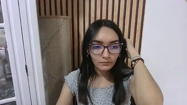 Snapshot of LinzyBaner chatting on February 2025 12:35:01 AM LinzyBaner online show from February 2025 12:35:01 AM