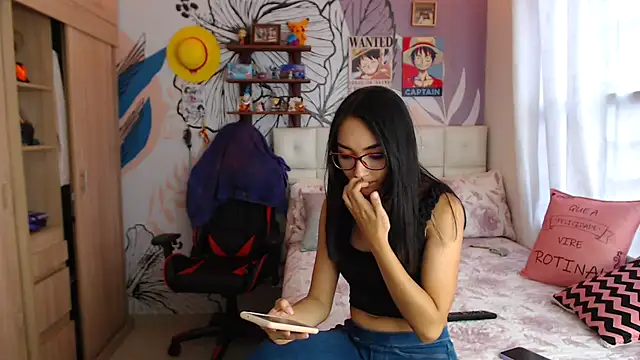 Snapshot of LinzyBaner chatting on March 2025 10:10:02 PM LinzyBaner online show from March 2025 10:10:02 PM