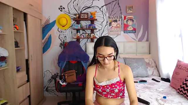 Snapshot of LinzyBaner chatting on March 2025 09:32:02 PM LinzyBaner online show from March 2025 09:32:02 PM